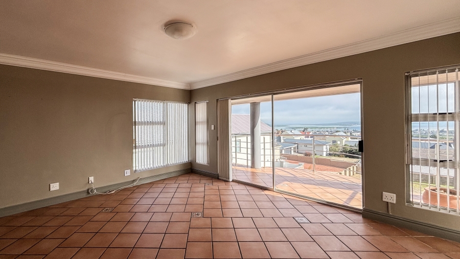 To Let 7 Bedroom Property for Rent in Myburgh Park Western Cape